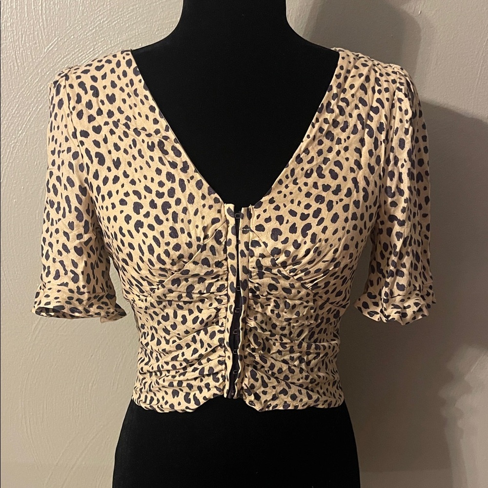 Urban Romantics Beige Leopard Print Smocked Blouse Top Women’s Small
